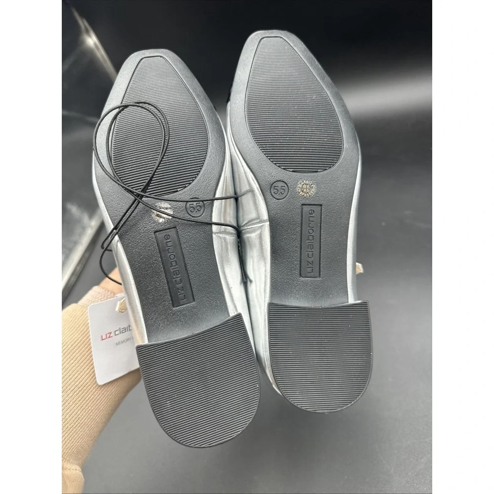 Liz Claiborne Flori‎ Women's Ballet Flats Cap Toe Silver Multi Sz 5.5 M